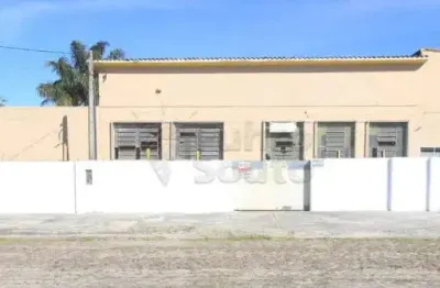 Prédio comercial amplo no bairro areal - espaço ideal para prestação de serviços!