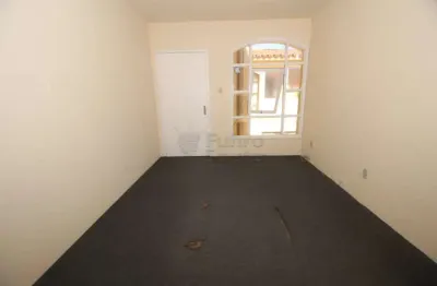 Apartamento com 2 dormitórios padrão no bairro centro em pelotas/rs!