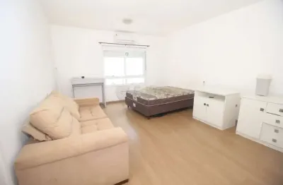 Kitnet aconchegante localizada no coração do centro de pelotas.