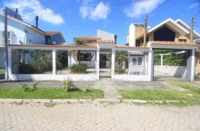 Casa com piscina, lareira e amplo pátio na rua tomaz soares - próxima à av. adolfo fetter