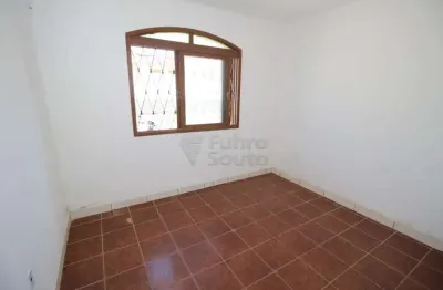 Casa com 2 quartos para alugar na Rua Afonso Arinos, 11893942, Fragata, Pelotas