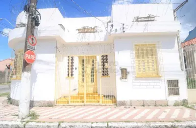 Casa para locação no centro de pelotas - ampla, reformada e em localização privilegiada