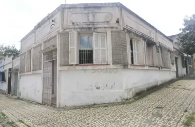 Casa com 2 quartos na andrade neves - ampla, iluminada e em localização estratégica