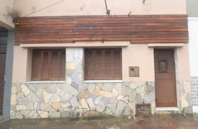 Casa comercial em ótimas condições na rua professor araújo - próxima ao bandejão