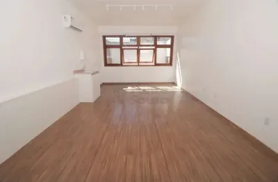 Sala Comercial com Dois Ambientes no Victoria Office - Localização Estratégica no Centro de Pelotas