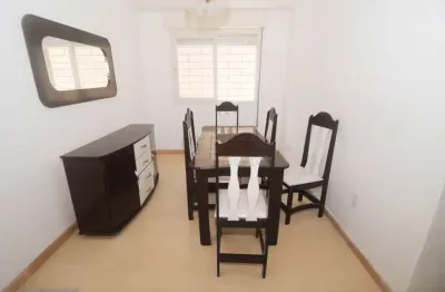 Apartamento Térreo Semi Mobiliado com 3 Dormitórios no Edifício Caroline - Centro de Pelotas