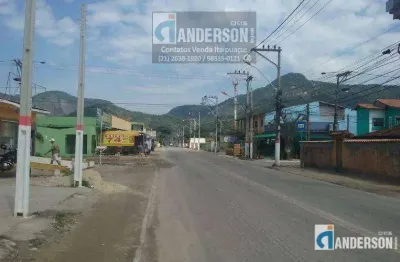 Excelente área comercial, com loja, galpão + 2 casas.