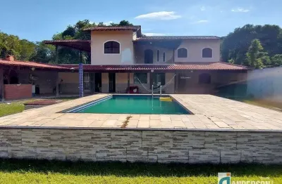 Casarão com 4 quartos (1 suíte) com piscina e churrasqueira em inoã maricá.