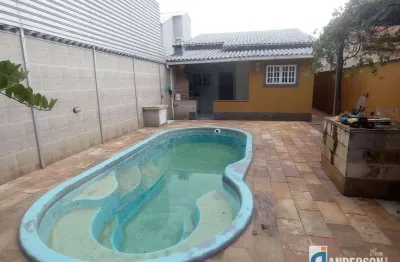 Casa 2 quartos (1 suíte) com piscina e churrasqueira + anexo  2 kitinetes no jd. atlântico oeste