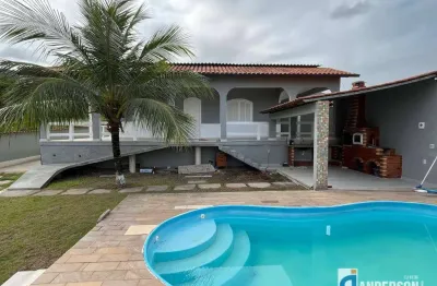 Excelente casa 4 quartos (1 suíte) com churrasqueira e piscina em itaipuaçu