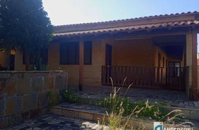 Ja8905 - casa no jardim atlântico c/ 3 quartos, banheiro com banheira!!!