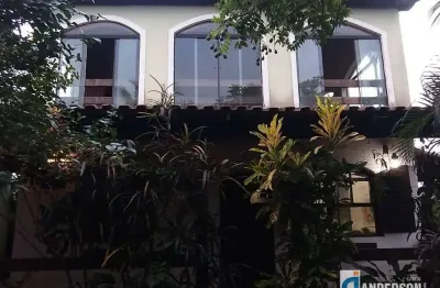 Casa  3 quartos 2 banheiros com piscina e churrasqueira  no jd. atlântico prox. a praia