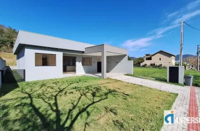 Maravilhosa casa 3 quartos (1 suíte) em condomínio fechado com infraestrutura em maricá