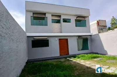 Excelente casa duplex 2 quartos, suíte, em condomínio fechado.