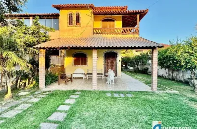 Excelente casa com 4 Quartos (2 suítes) com piscina e churrasqueira com vista para  praia no Jd. Atlântico, Itaipuaçu