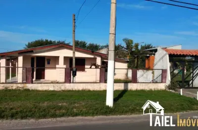 Duas casas pelo preço de uma na av. mostardeiro em cidreira/rs