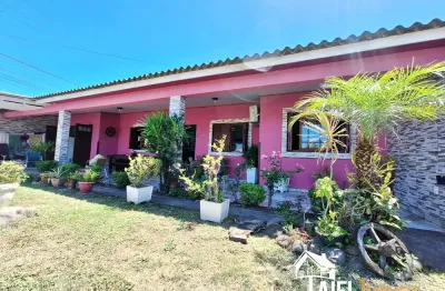 Aconchegante residência com 3 dormitórios no centro da praia de cidreira/rs
