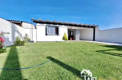 Maravilhosa residência com 3 dormitórios, espaço gourmet e salão de festas no centro de cidreira/rs