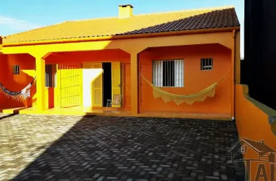 Casa com 2 dormitórios na av. central em cidreira/rs