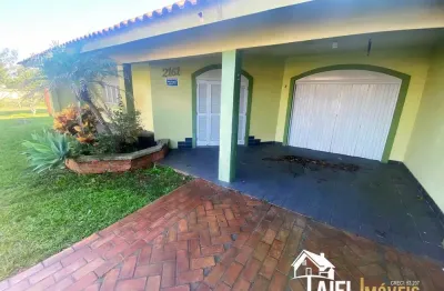 Maravilhosa residência com 3 dormitórios e suíte pertinho da praia em cidreira/rs