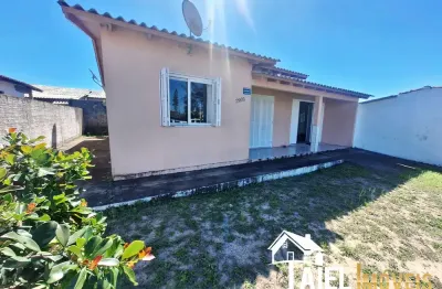 Encantadora residência com 3 dormitórios - apta ao financiamento bancário - praia de cidreira/rs