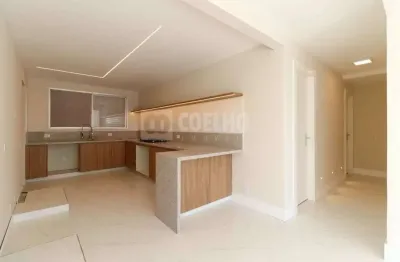 Apartamento amplo com 140m2 privativos, 3 quartos (1 suíte) em frente ao clube curitibano