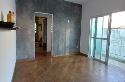 Sobrado com 60m², 01 quarto, 01 vg, rua francisco paulo 62,encostado  na praça silvio romero