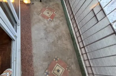 Sobrado com 60m², 01 quarto, 01 vg, rua francisco paulo 62,encostado  na praça silvio romero