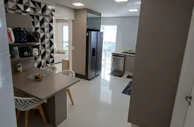 Belo apartamento de 118m², 03 quartos, 01 suíte,varanda gourmet, 03 vgs fixas, rua vale formoso!