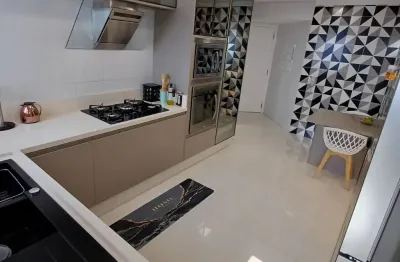 Belo apartamento de 118m², 03 quartos, 01 suíte,varanda gourmet, 03 vgs fixas, rua vale formoso!