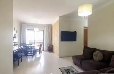 Belo apartamento de 79m², 03 quartos ( sendo 01 suite), 02 vgs,andar alto, rua almirante calheiros!