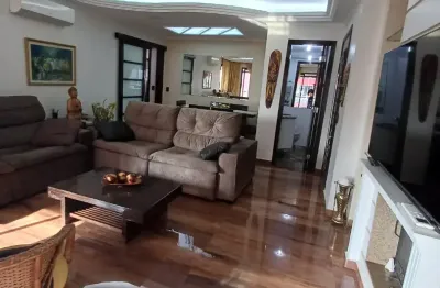 Belo apartamento de 125m² com 03 quartos,sendo 01 suíte,03 vgs,rua cantagalo!