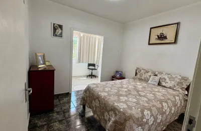 Belo sobrado de 03 quartos,sendo 01 suite,02 vagas, rua cervinho