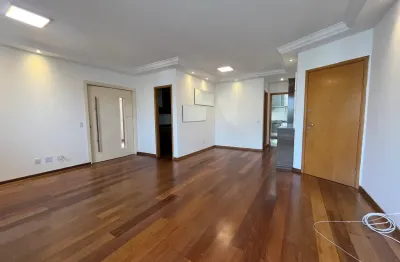 Belo apartamento de 96m², com 02 quartos,sendo 01 suite,sala estendida,02 vagas,rua tijuco preto!