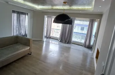 Belo apartamento  de 152m², 03 suítes, 03 vgs, varanda gourmet, rua Emílio Mallet!