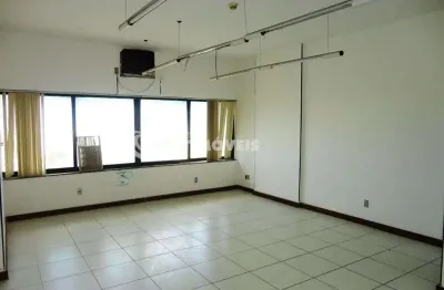 Sala comercial com 1 sala para alugar na Avenida Antônio Carlos Magalhães, 2487, Brotas, Salvador