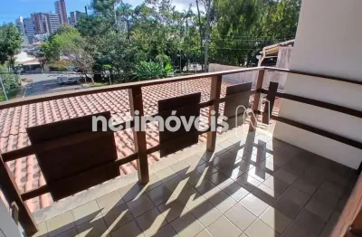 Casa comercial com 8 salas para alugar na Alameda das Algarobas, 942, Caminho das Árvores, Salvador
