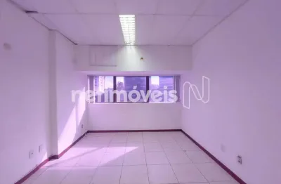 Sala comercial com 1 sala para alugar na Avenida Tancredo Neves, 1485, Caminho das Árvores, Salvador