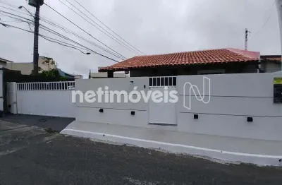 Casa em condomínio fechado com 3 quartos para alugar na Avenida Professor Theócrito Batista, 113, Recreio Ipitanga, Lauro de Freitas