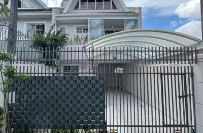 Lindo sobrado de frente pra rua no jardim das américas semimobiliado