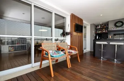 Apartamento pronto ensolarado em andar alto com 3 suítes churrasqueira 2 vagas à venda