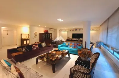 Apartamento no leblon reformado  4 quartos 2 vagas à venda!!