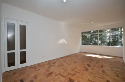 Apartamento garden suspenso com 3 quartos e face norte á venda no centro