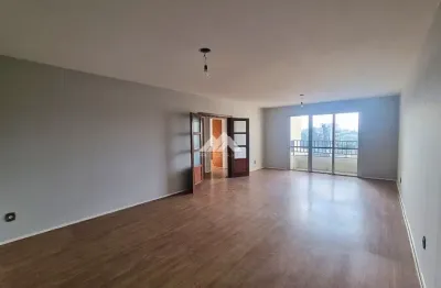 Apartamento ensolarado com 3 quartos com suíte e 1 vaga á venda no batel