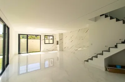 Casa em condomínio em clube com 3 suítes 2 vagas com churrasqueira á venda