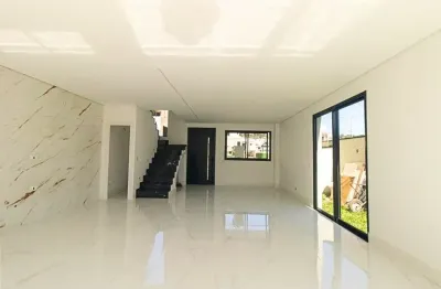 Casa em condomínio em clube com 3 suítes 2 vagas com churrasqueira á venda