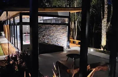 Linda casa em villagio fechado em santo antônio do pinhal -sp