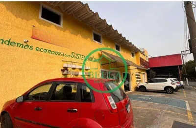 Salão comercial de esquina na edgar facó com amplo espaço e estacionamento