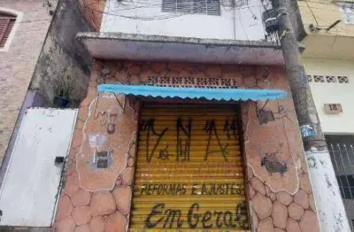 Terreno com renda imediata! 3 casas + espaço comercial – esquina com a santa mônica