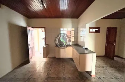 Casa com 3 quartos para alugar na Rua Alexandre de Gusmão, Adrianópolis, Manaus